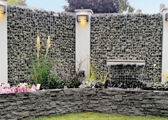 Cestas de gabiões de malha soldada 75 mm x 75 mm com pedra para decoração de jardim