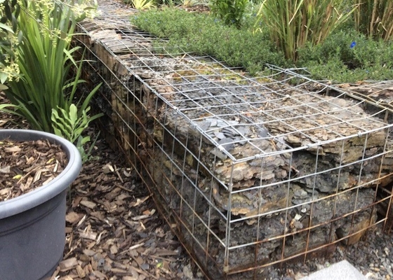 O Pvc verde revestiu cestas de Gabion da parede de retenção do retângulo como a decoração do jardim