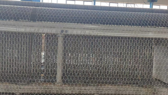 Galvanizado Hexagonal Gabion Mesh para estabilização de inclinação