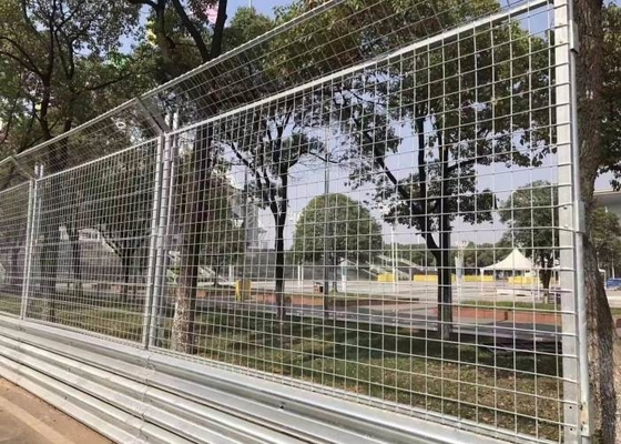 A parte superior de rolo resistente branca soldou a segurança de Mesh Fencing Galvanized For Yard