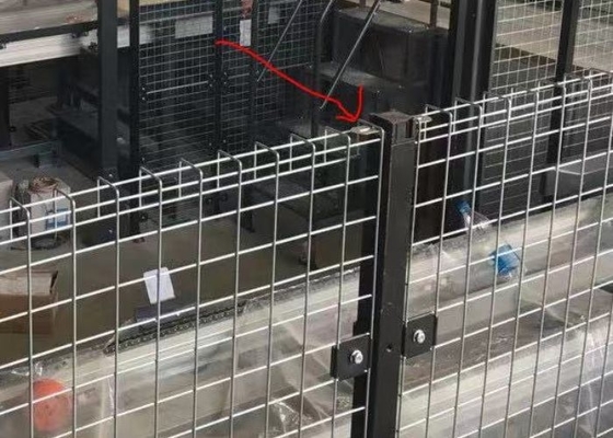A parte superior de rolo resistente branca soldou a segurança de Mesh Fencing Galvanized For Yard