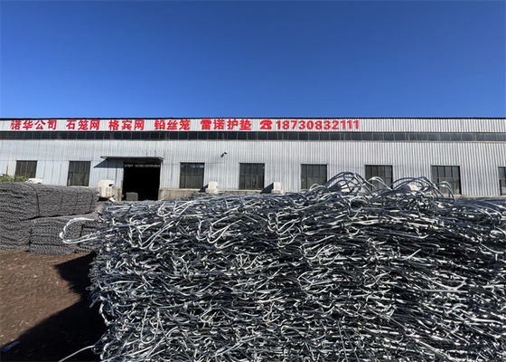 Grelha de arame em gavião com tamanhos flexíveis e acabamento revestido de galvanizado ou PVC