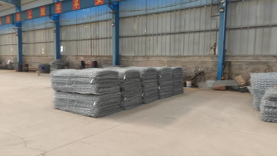 Cestas de gabião galvanizadas para protecção de margens de rios e encostas