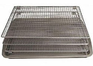 O BBQ raspa a malha da grade do assado do fio de aço inoxidável com forma do retângulo